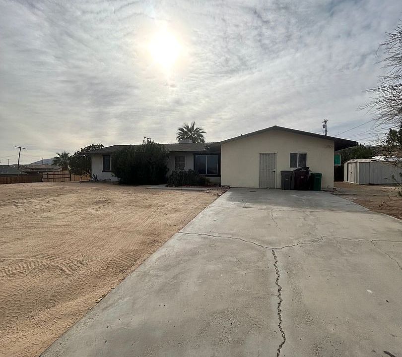 1st image of 73835 Manana Dr