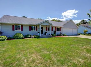524 E Dentaria Dr, Cottage Grove, WI 53527