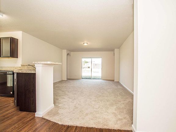 3rd image of 559 Islamorada Dr N