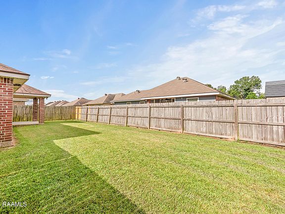 5th image of 217 Stoneburg Dr