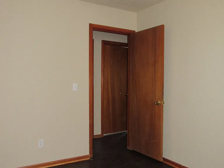 2405 NW 42nd St — Photo 10