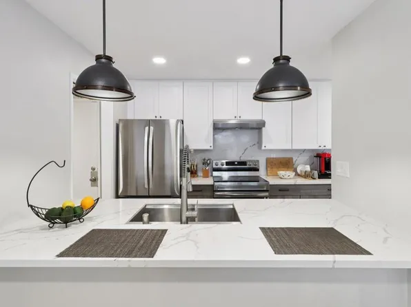 2348 La Costa Ave Unit 202, Carlsbad, CA 92009