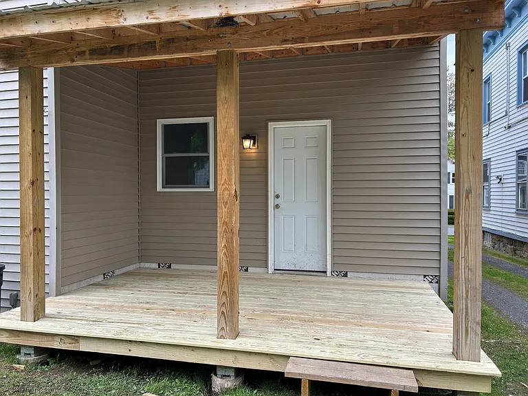 114 S Melcher St — Photo 31
