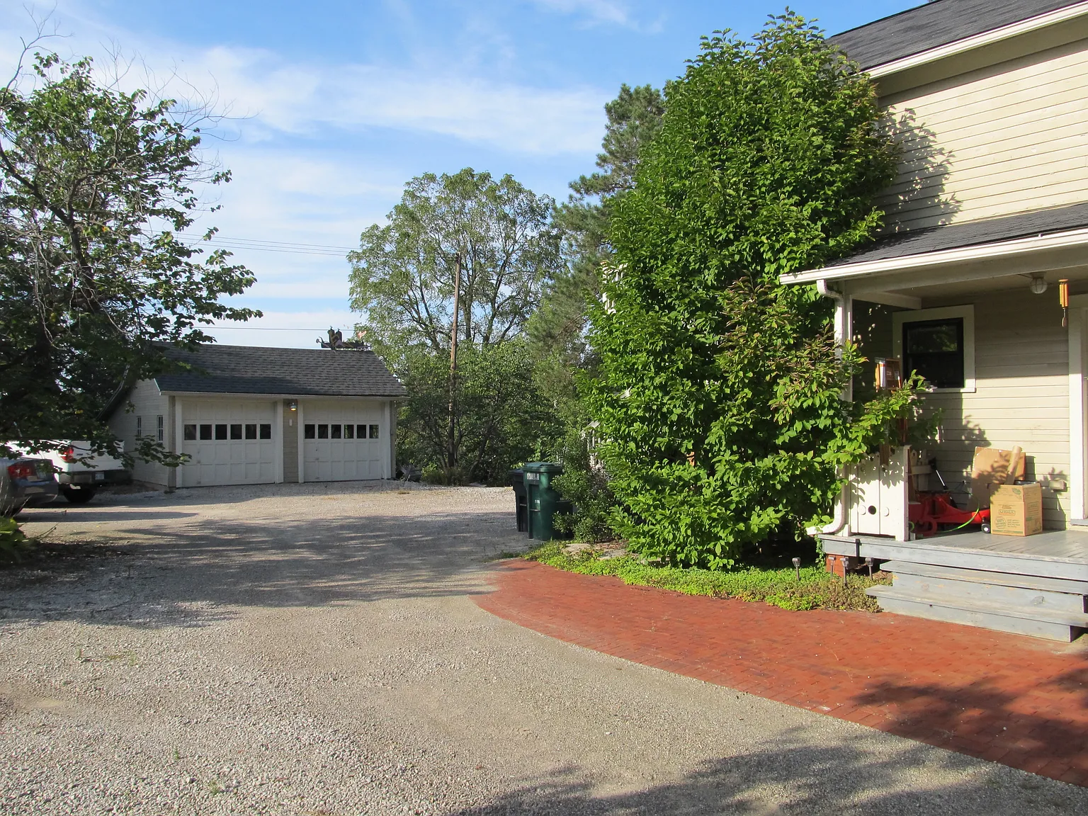 2 bed, 1200 sqft, $1,695 — Photo 2