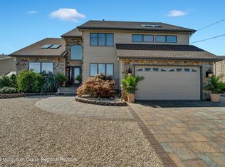 592 N End Ave, Toms River, NJ