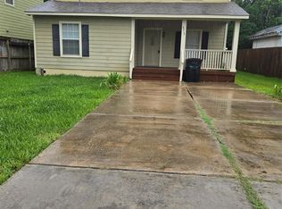 4215 Ross St, Bacliff, TX 77518