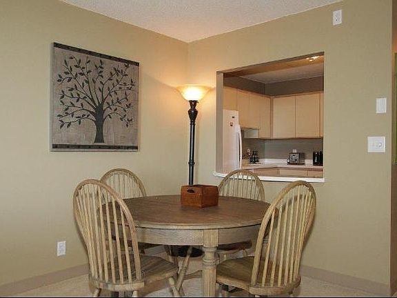 3rd image of 1660 N Prospect Ave Unit 909