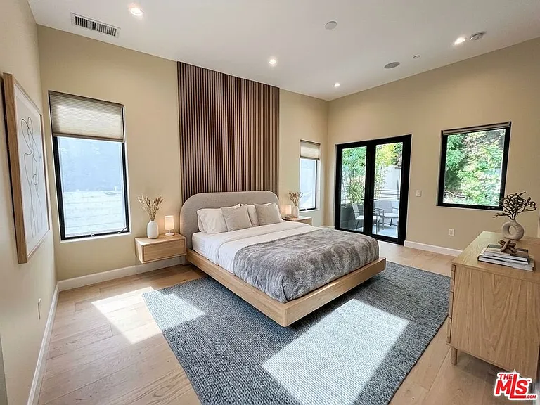 1734 N Beverly Glen Blvd — Photo 26