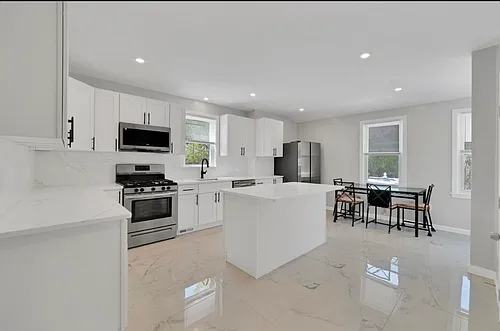 63 Albertina St Photo 1