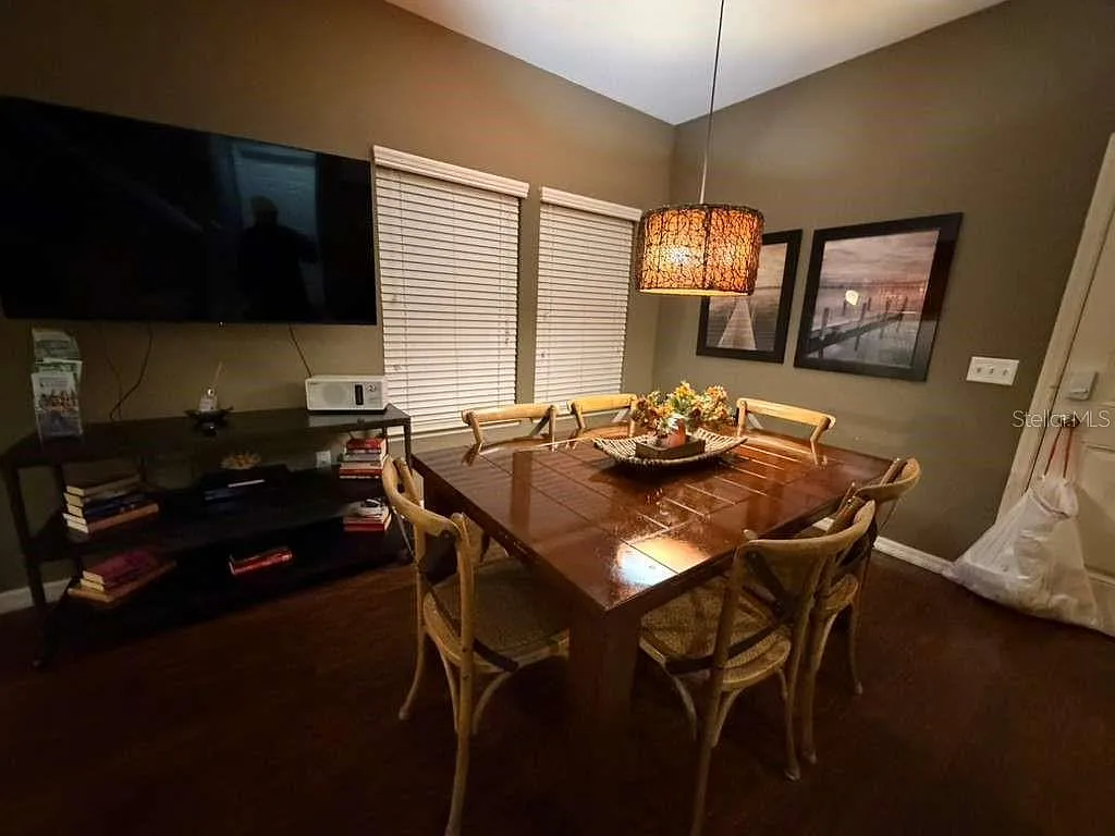 4 bed, 3.0 bath, 1694 sqft, $2,300 — Photo 3