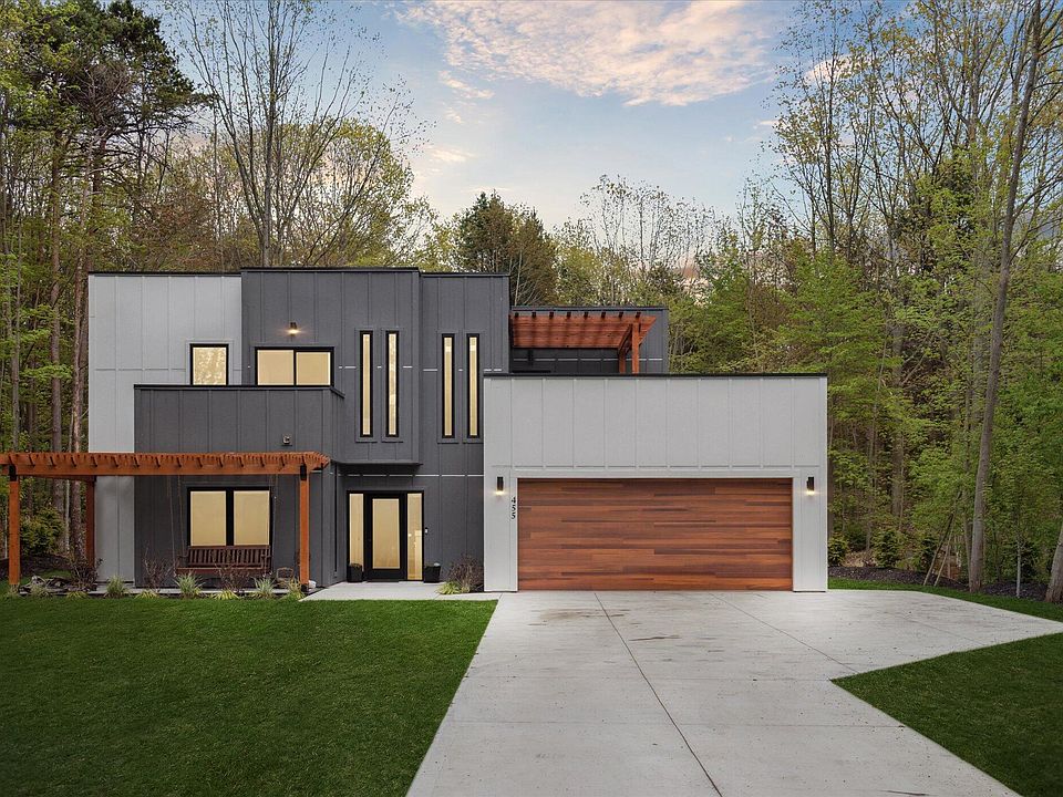 1st image of 455 N Lakeshore Dr