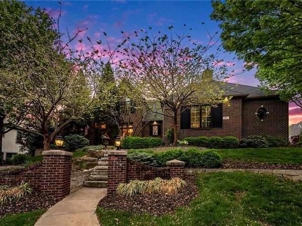 10811 W 140th Ter, Overland Park, KS 66221