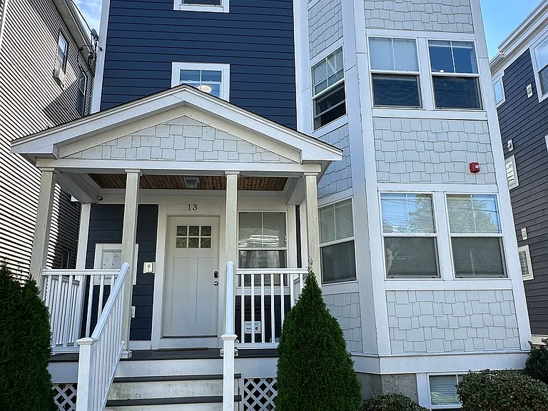 13 Ruthven St #2 — Photo 17