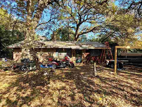 3rd image of 514 Shady Ln