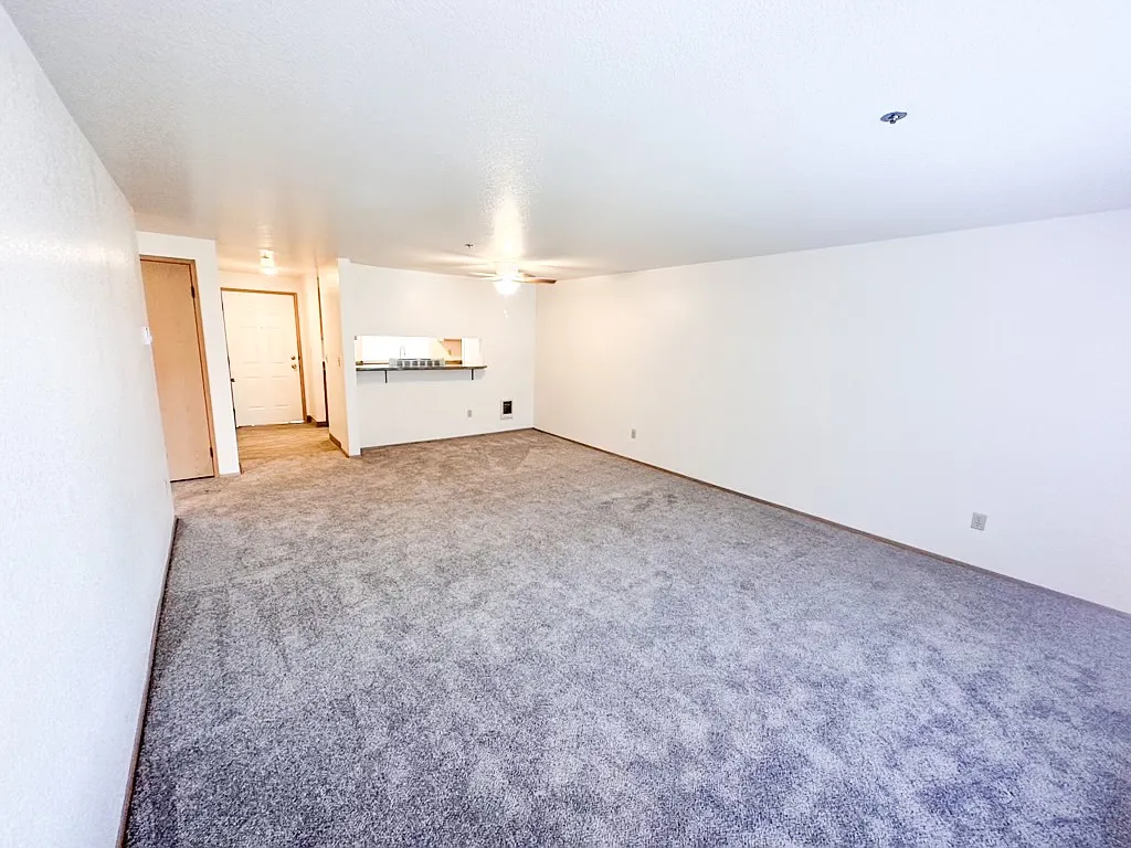 Riverdale Apartments — Photo 4