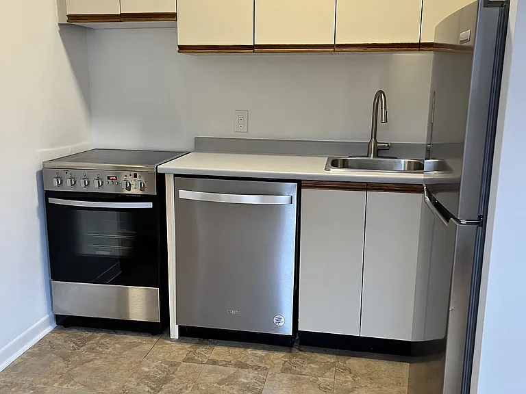 110 Oriole Pkwy — Photo 15