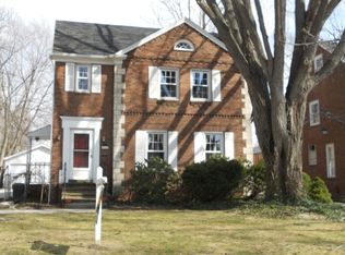 2317 Canterbury Rd, University Heights, OH 44118