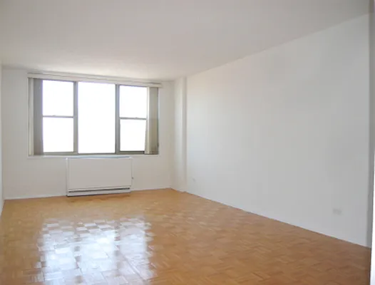 Rented by Veracity NYC LLC | media 22