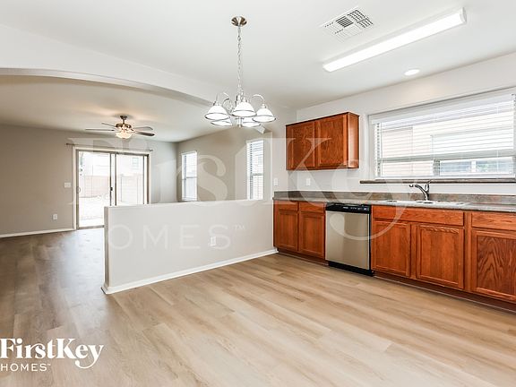 5th image of 1742 E Leslie Ave