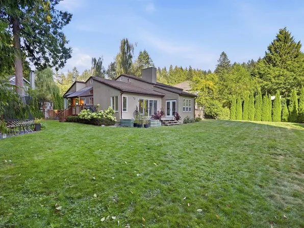 2207 Tanager Pl, North Vancouver, BC V7J 3R3
