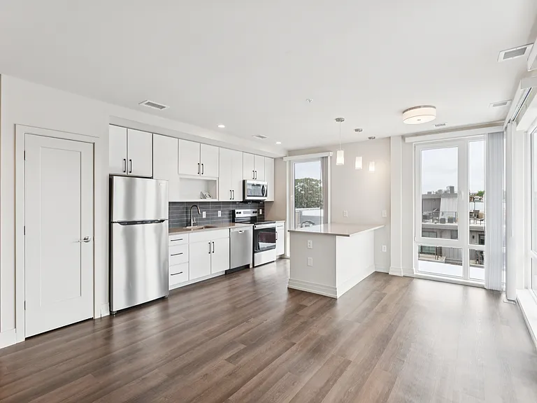 Park Morton Apartments — Photo 8