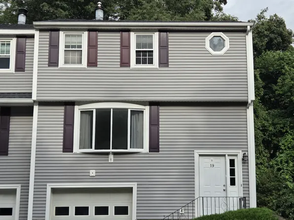 19 Lexington Rd, Millbury, MA 01527