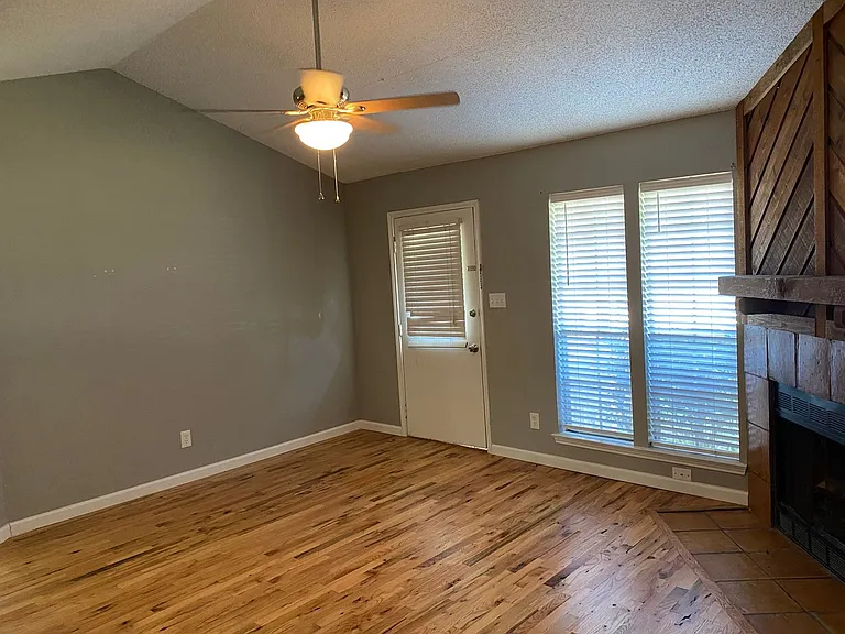 3904 Rye Glen Dr — Photo 3