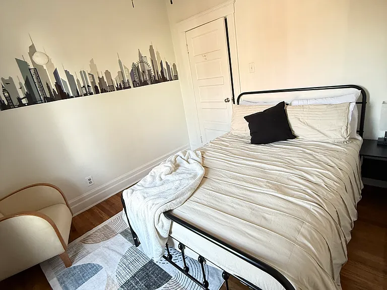 528 E Philadelphia St — Photo 8