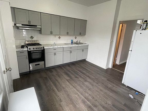 5th image of 142 Brighton Ave #2