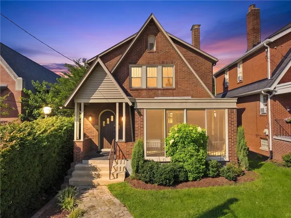 359 Pennsylvania Ave, Oakmont, PA 15139