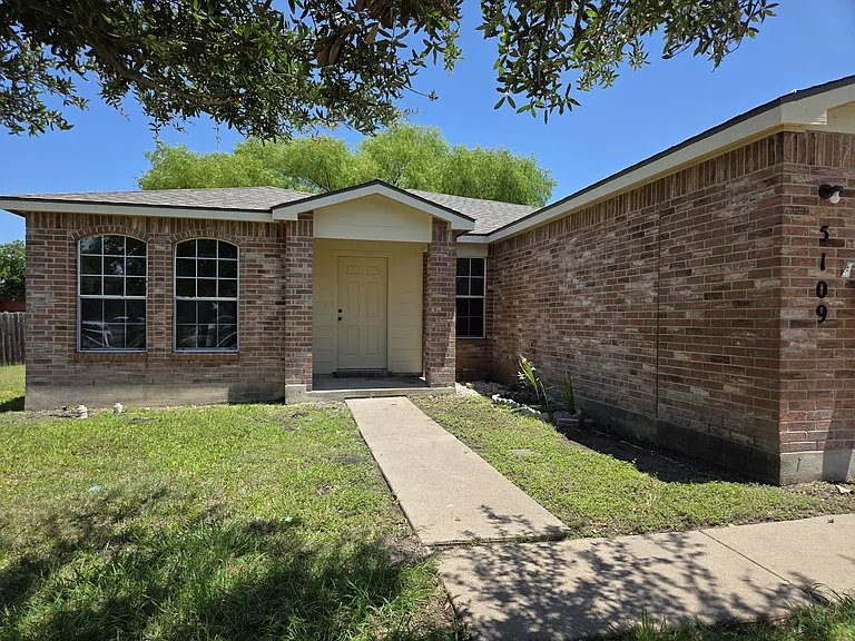 5109 Coach Stop Dr — Photo 1