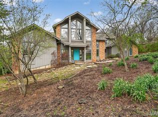 12815 Topping Manor Dr, Saint Louis, MO 63131