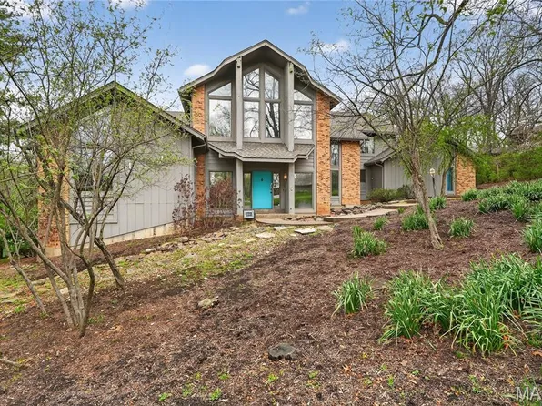 12815 Topping Manor Dr, Saint Louis, MO 63131