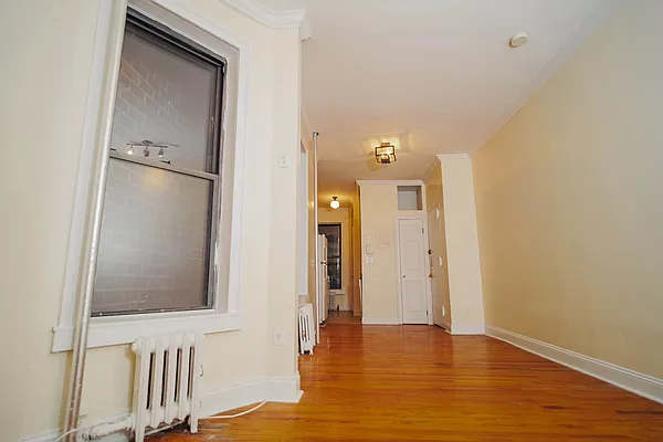 Rented by Dom & E Property Management | media 6