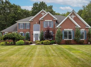 47 Bridle Ridge Dr, North Grafton, MA 01536