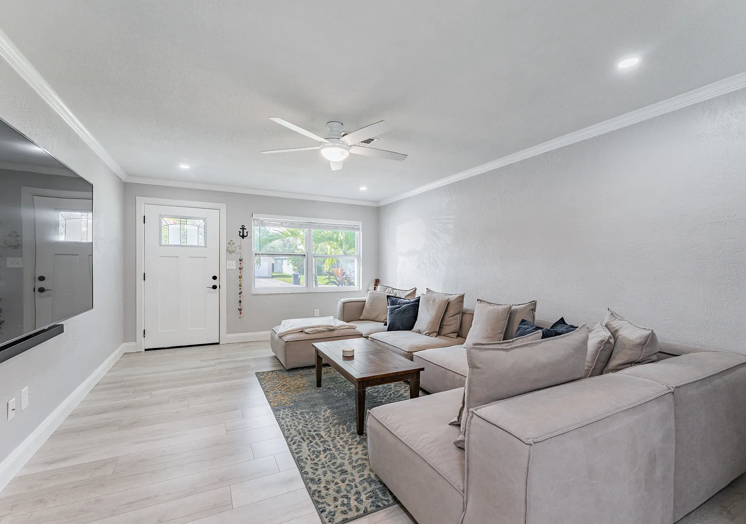 2 bed, 1237 sqft, $3,300 — Photo 4