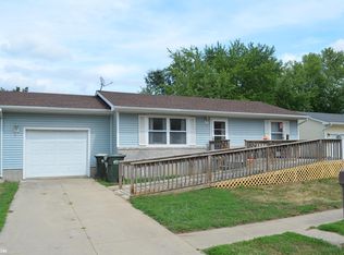 105 Sunflower Dr, Eddyville, IA 52553