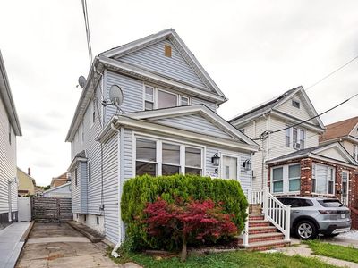9456 225th Street, Jamaica, NY, 11428