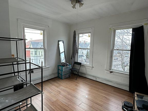 3rd image of 790 Railroad Ave APT 3L