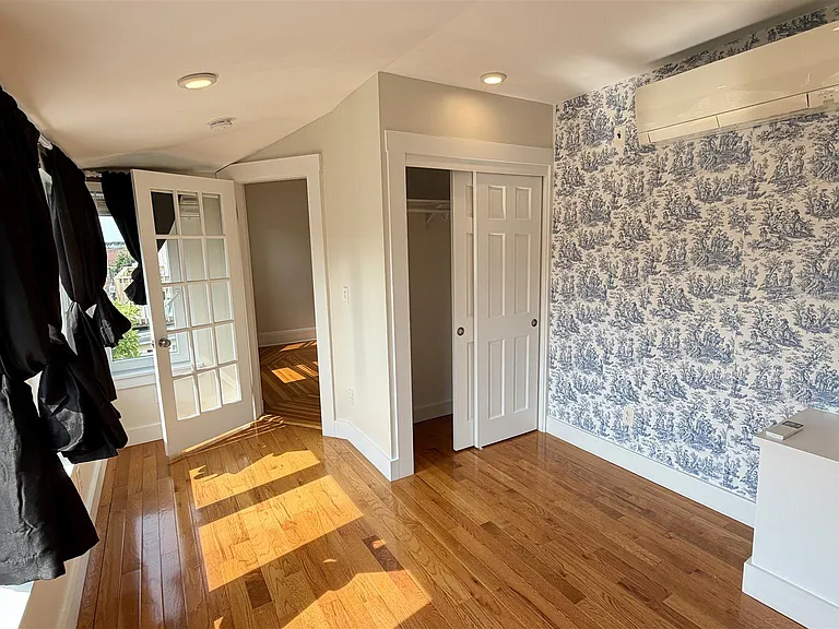9 Ashland St #2 — Photo 16