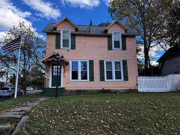 5th image of 211 Maple Ave NE