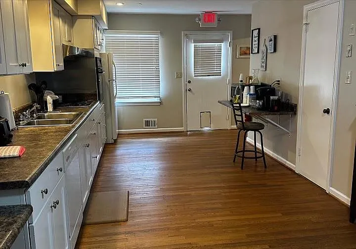 4 bed, 3.0 bath, 1500 sqft, $1,364 — Photo 3