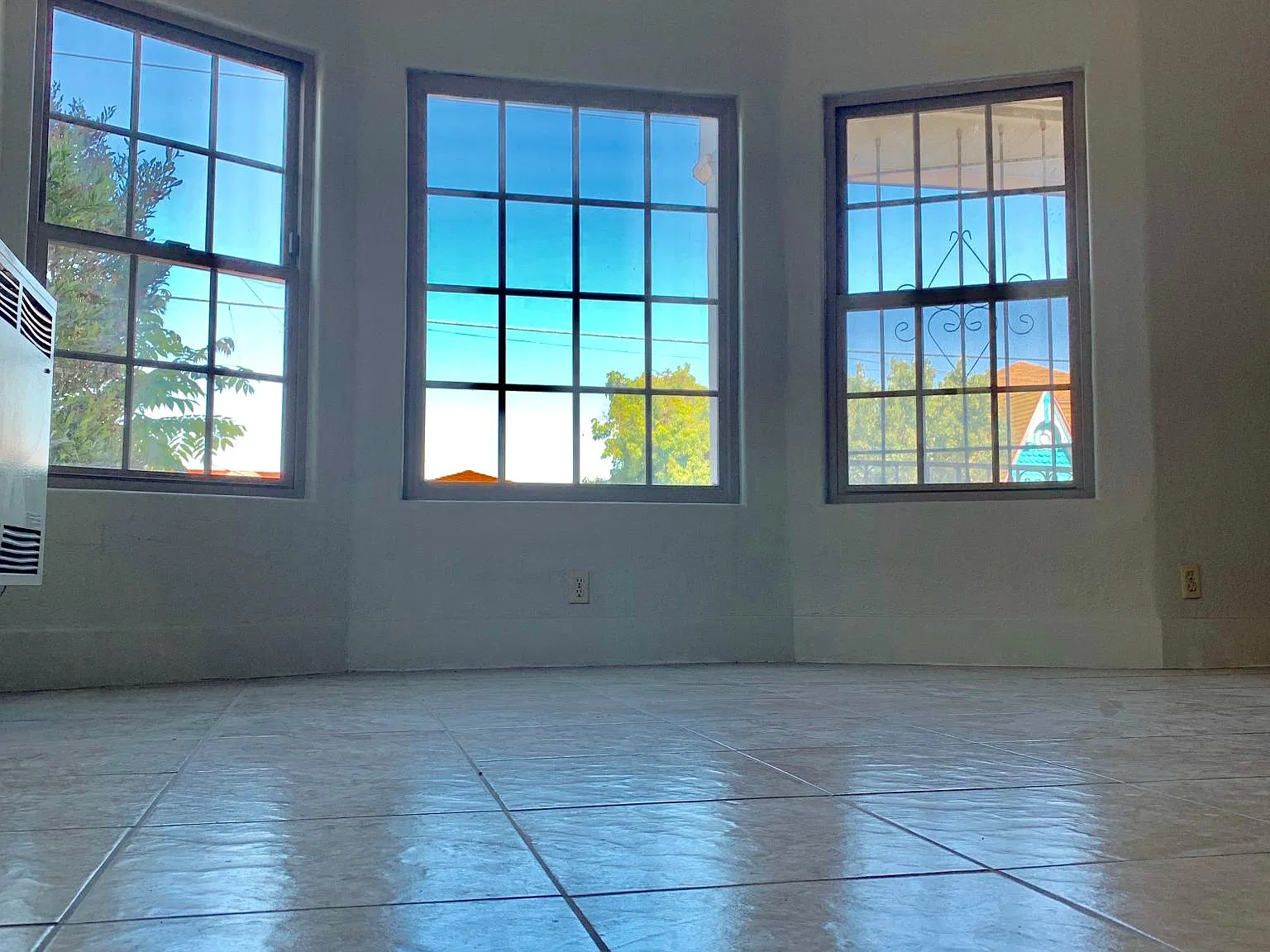 Studio, 550 sqft, $1,425 — Photo 2
