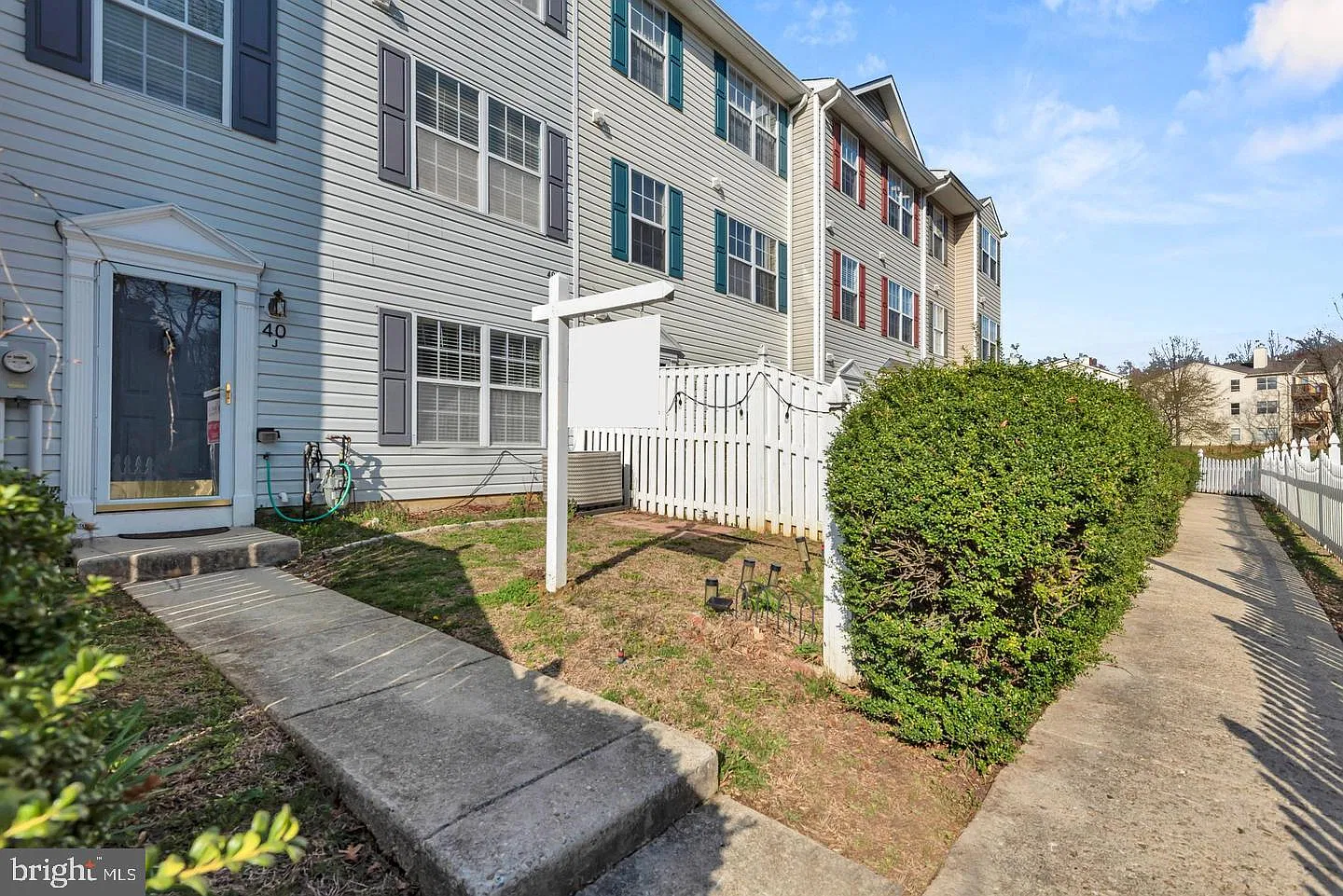 3 bed, 2.5 bath, 1680 sqft, $2,500 — Photo 3