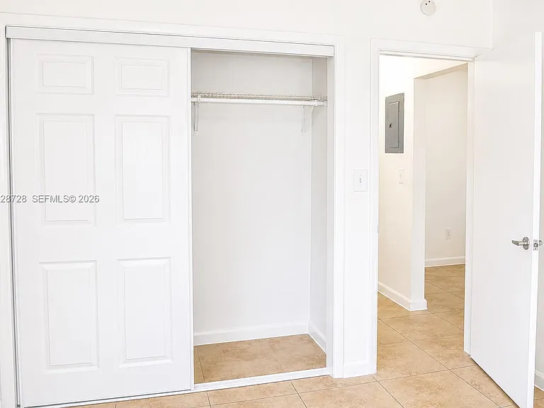 932 Moffett St #3 — Photo 10