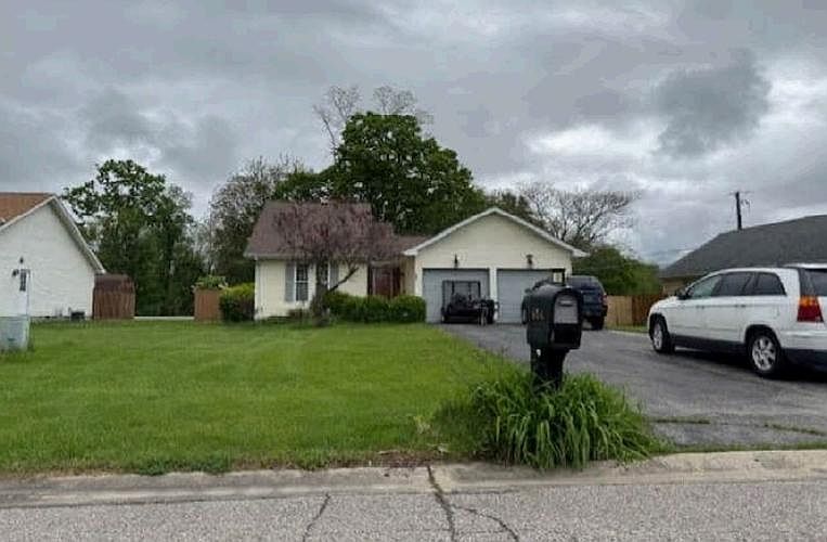 1st image of 851 S Deer Bend Dr