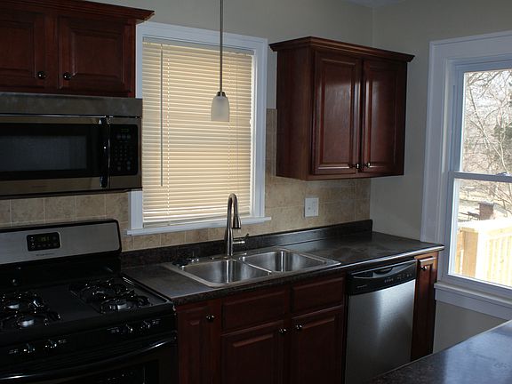 5th image of 718 Wesley Ave