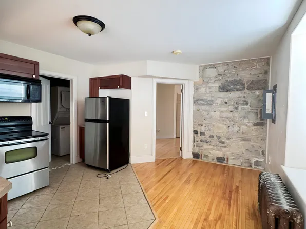 23 West St W #2, Kingston, ON K7L 2S2