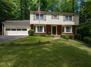 92 Brandon Ridge Dr, Sandy Springs, GA 30328