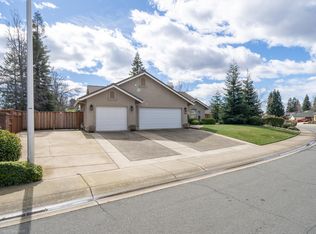 2524 Cumberland Dr, Redding, CA 96001